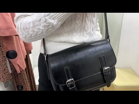 ❤️ Публична мастурбация на младата кучка FeralBerry с вибратор в стаята за обличане ️❌ Порн видео в bg.com-porn-kai.ru ❤